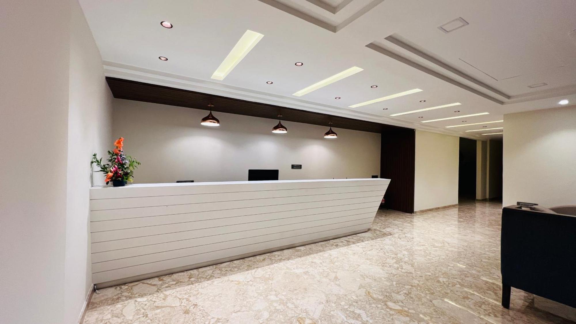 Hotel Aashraya Dod Jala Extérieur photo