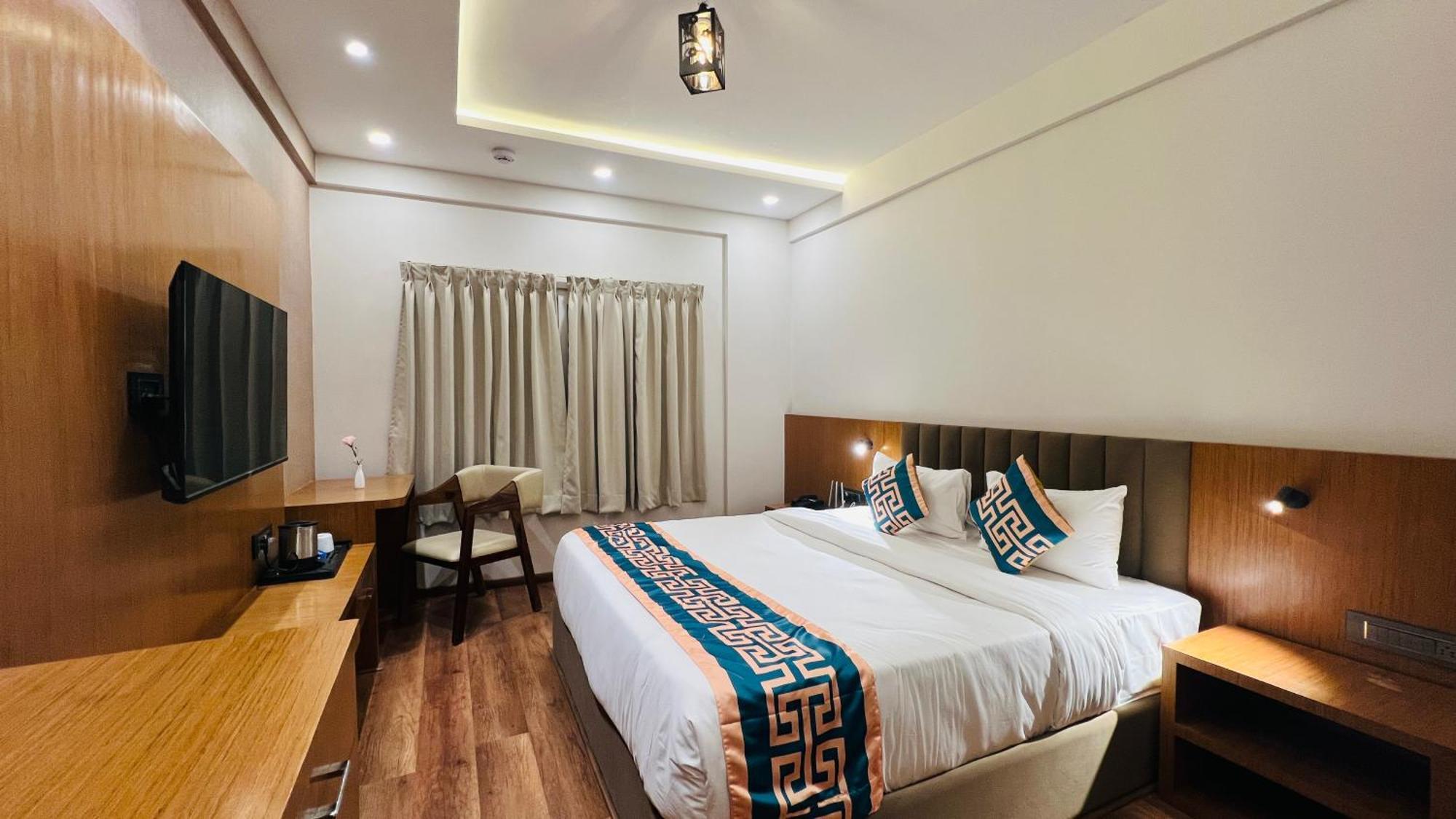 Hotel Aashraya Dod Jala Extérieur photo
