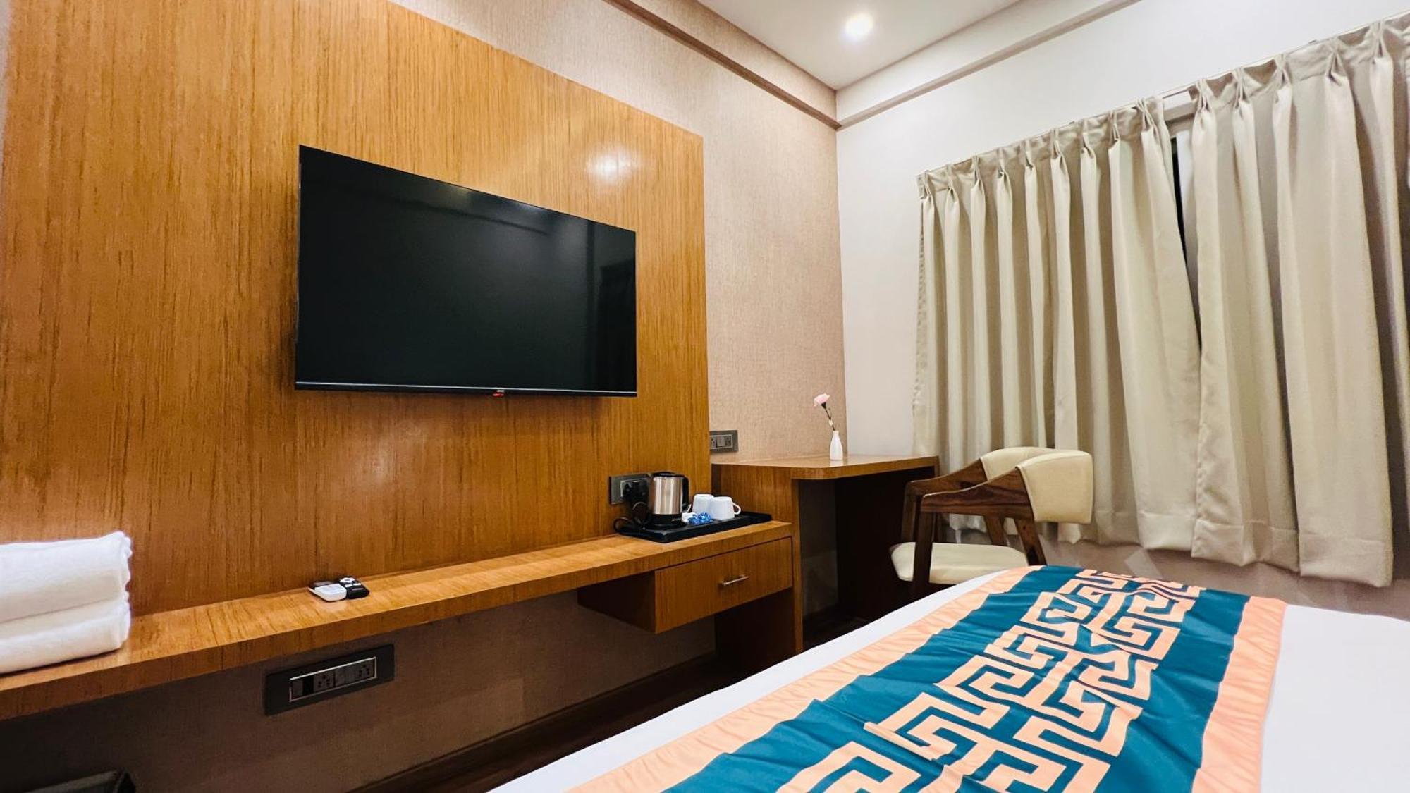 Hotel Aashraya Dod Jala Extérieur photo