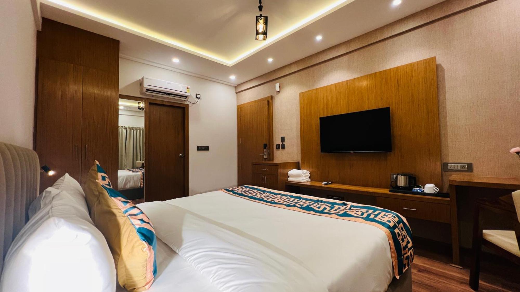 Hotel Aashraya Dod Jala Extérieur photo
