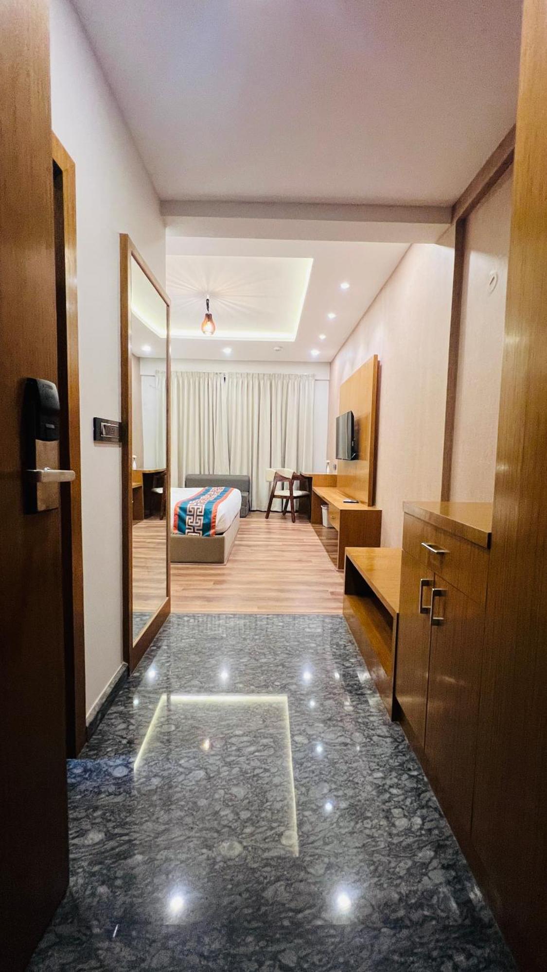 Hotel Aashraya Dod Jala Extérieur photo